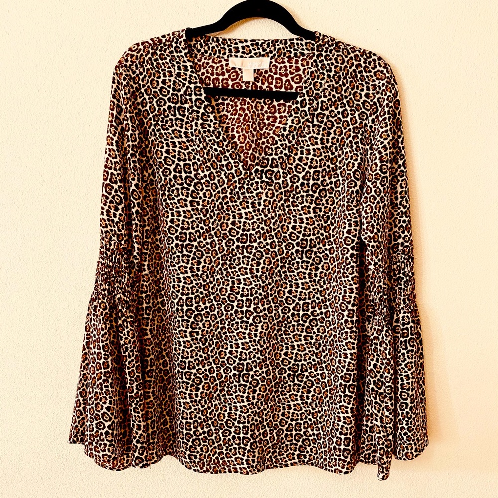 MICHAEL KORS Cheetah Print Bell Sleeve V-Neck